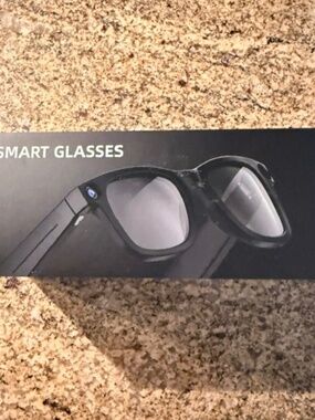 Smart Glasses Model E02S in Black